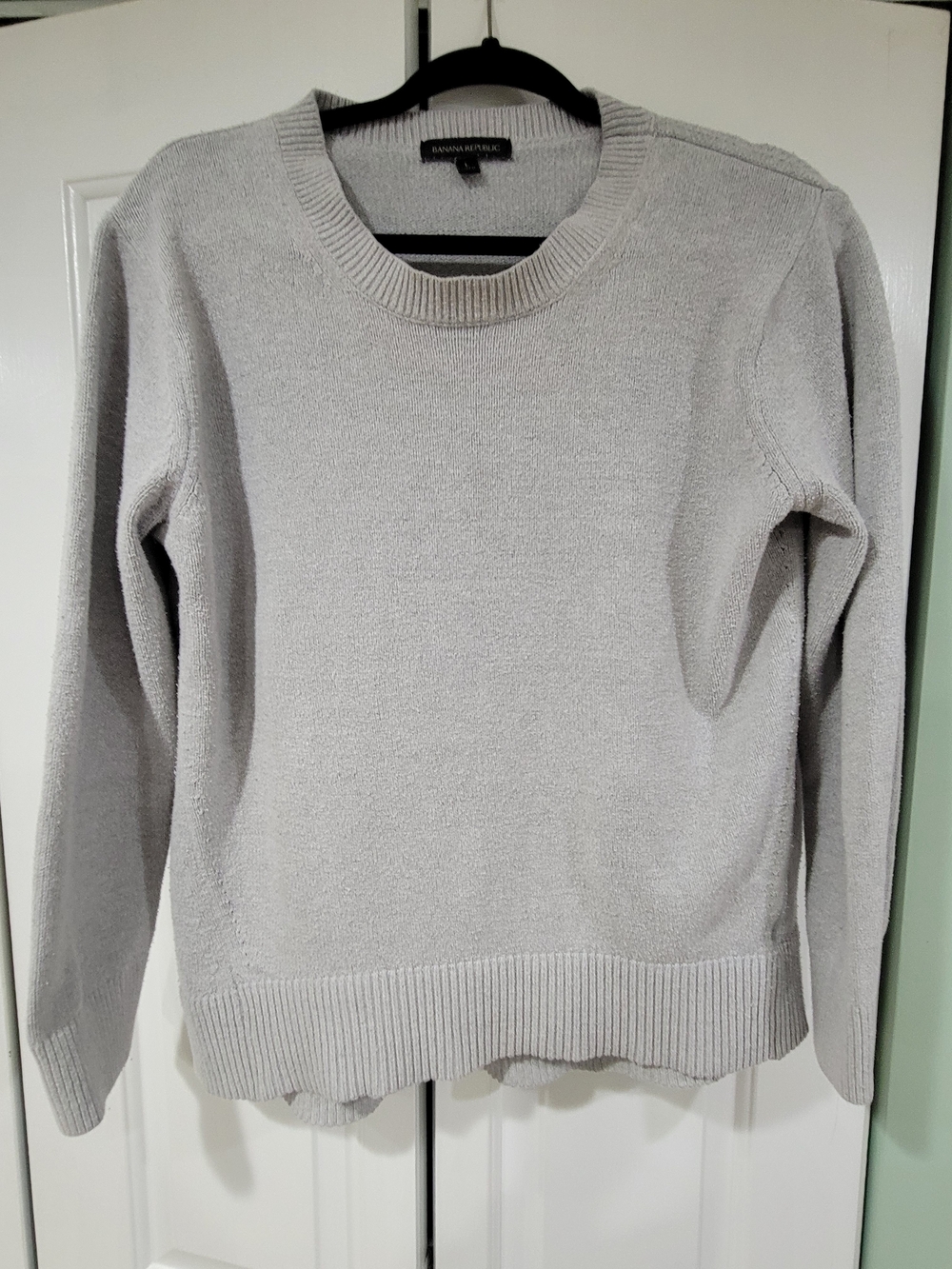 Banana Republic Light Gray Crewneck Pullover Sweater
